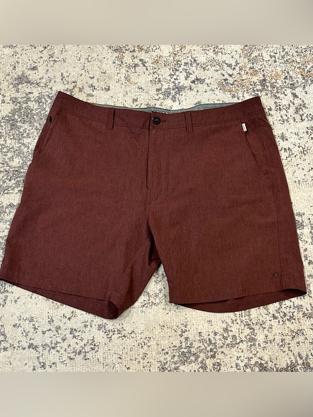 EUC 7 Diamonds Men's Burgundy Aeroplane Performance 7” Shorts—sz 38